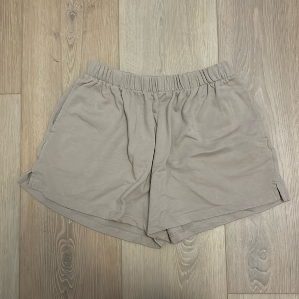 Garage brand tan shorts SM